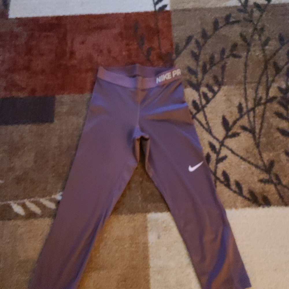 Nike Pro Dry-Fit Purple Capri pants. SIZE SMALL